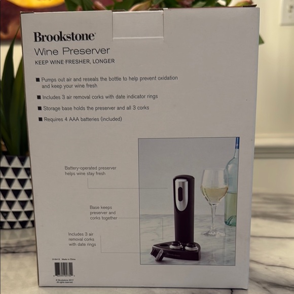 Brookstone Black and Silver Wine Preserver - Picture 2 of 6